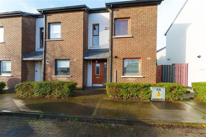 83, Hunters Avenue, Dublin 24