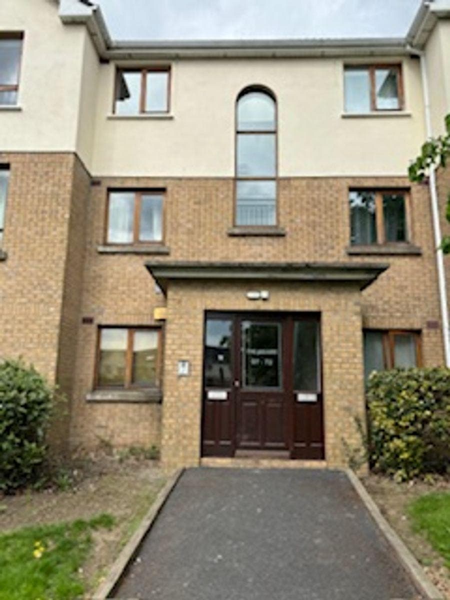 67 The Square, Larch Hill, Santry, Dublin 9, D17KP76