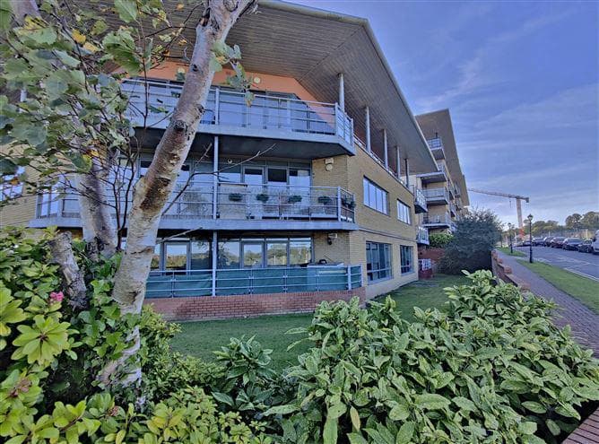 83 West Courtyard, Tullyvale, Cabinteely, Dublin 18