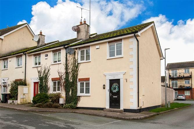 42, Brackenwood Drive, Co. Dublin