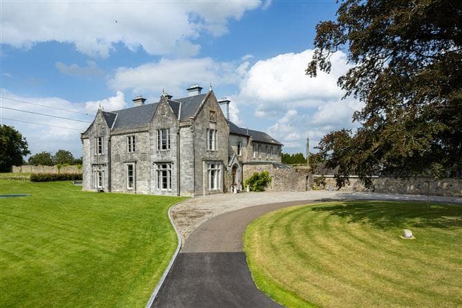 Cangort House, On Approx. 9.67 Hec (23.9 Acre), Shinrone, County Offaly
