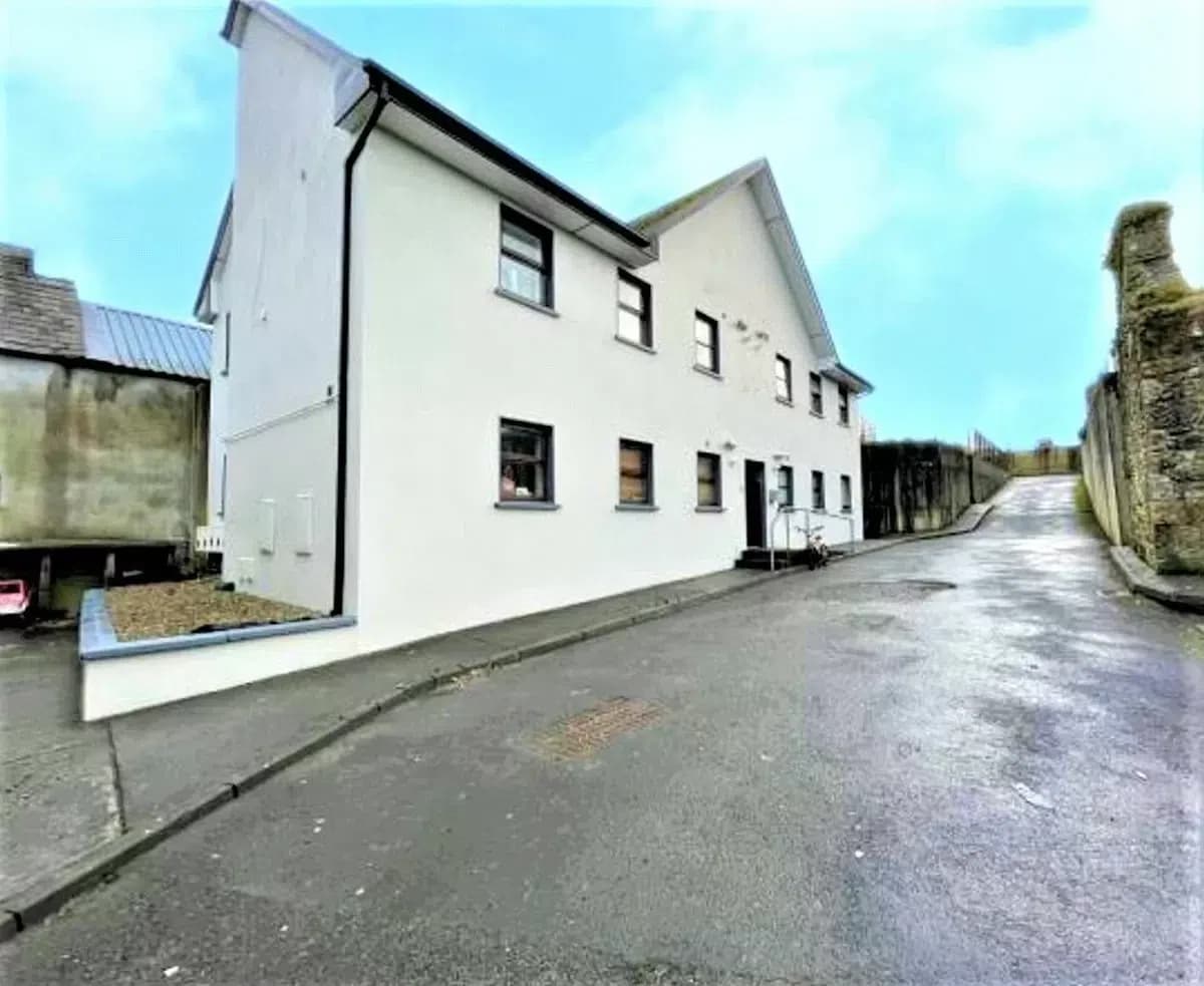 6 Abbey Court, Ballyhaunis, Co. Mayo
