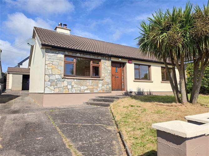 No. 3 Knockthomas Drive , Castlebar, Mayo