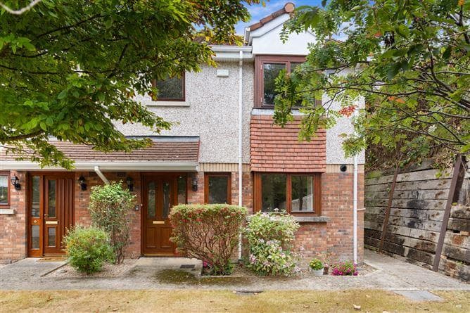 7, Rathmichael Park, Dublin 18