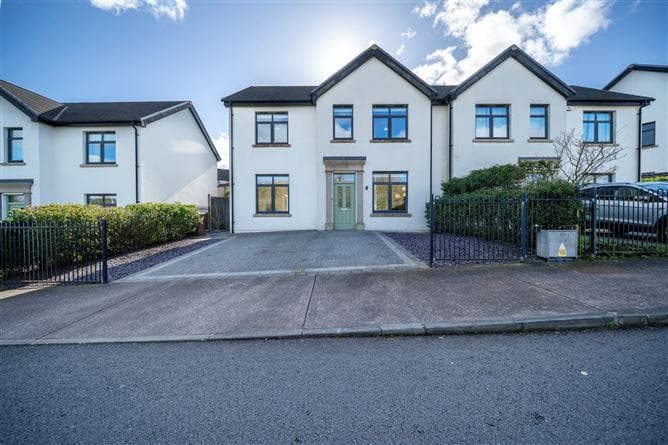 house no. 6 ocean drive road, kinsale manor, kinsale