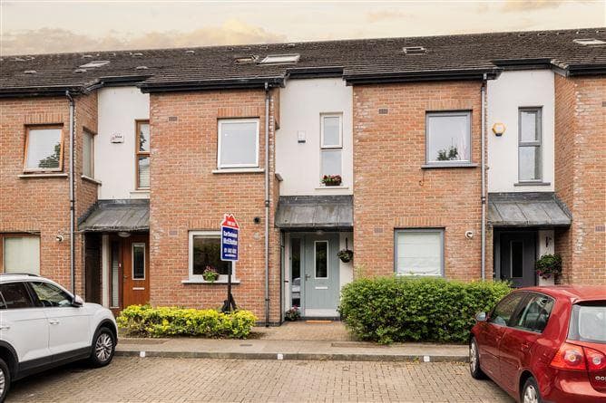 44 Hunters Walk Hunterswood, Ballycullen, Dublin 24
