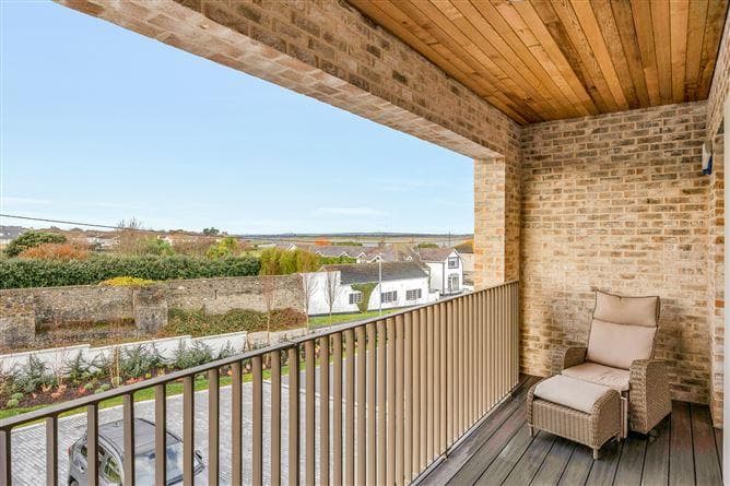 6 Low Rock Apartments , Malahide, County Dublin