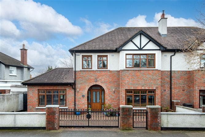 69, Lavarna Grove, Co. Dublin