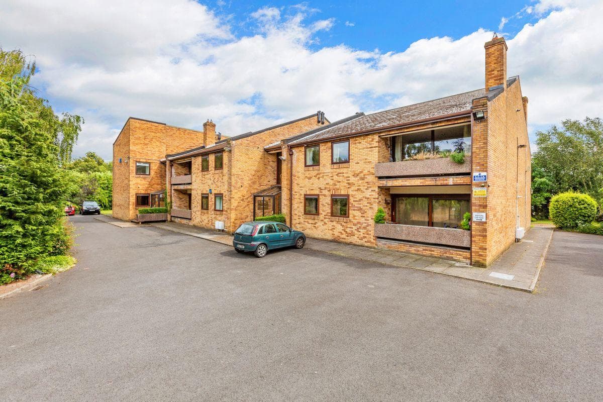 1 Denewood, Beechpark Avenue, Castleknock, Dublin 15, D15A098
